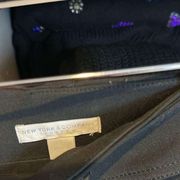 New York & Co. black back slit button detail pencil skirt size 2 - Picture 2 of 3